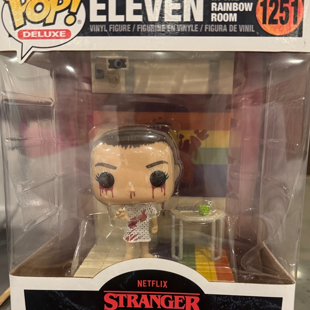 Funko Pop Deluxe Eleven with Rainbow Room Backdrop